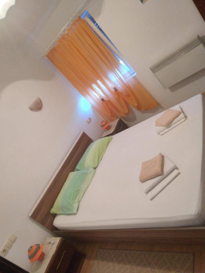 Apartments Dvije Palme شيبينيك المظهر الخارجي الصورة