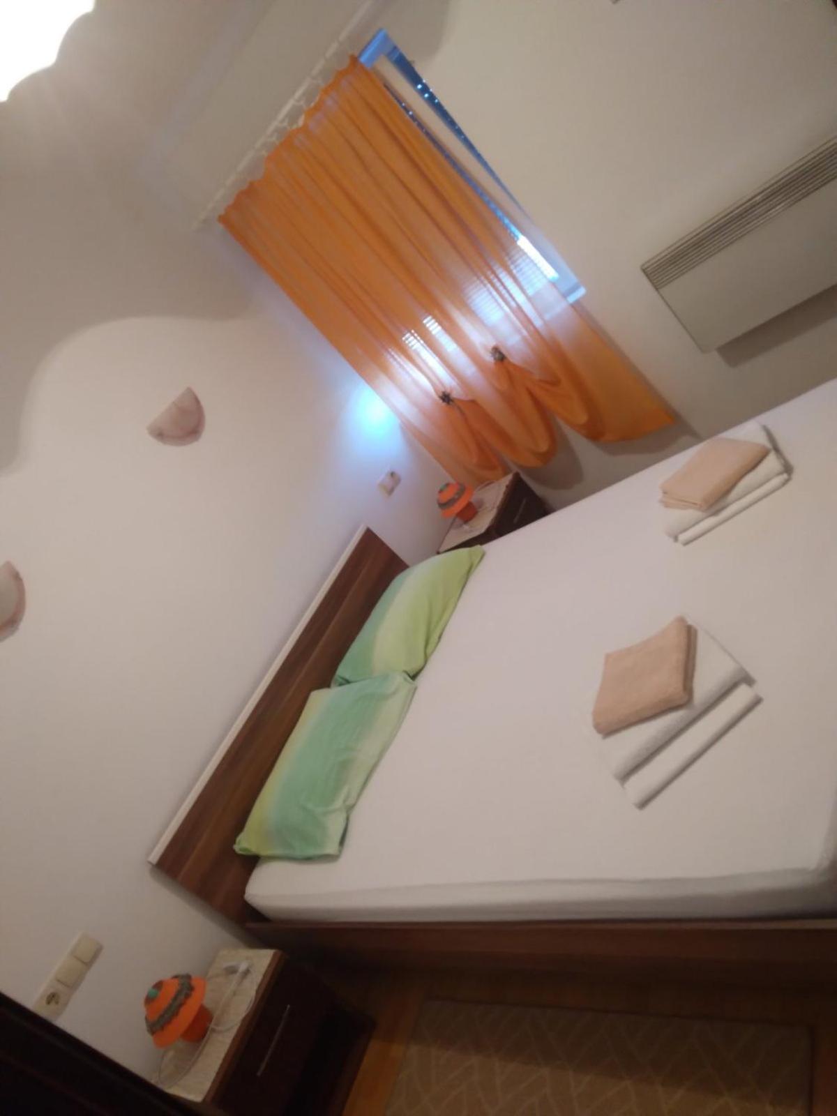 Apartments Dvije Palme شيبينيك الغرفة الصورة